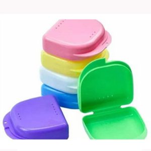 Cajas para aparatos dentales